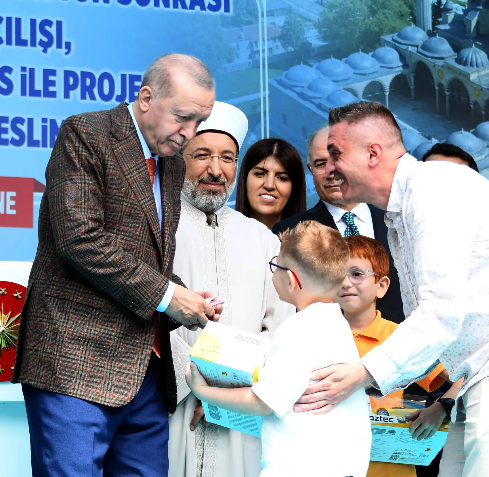 Erdoğan meclisteki muhalefeti sert sözlerle hedef aldı