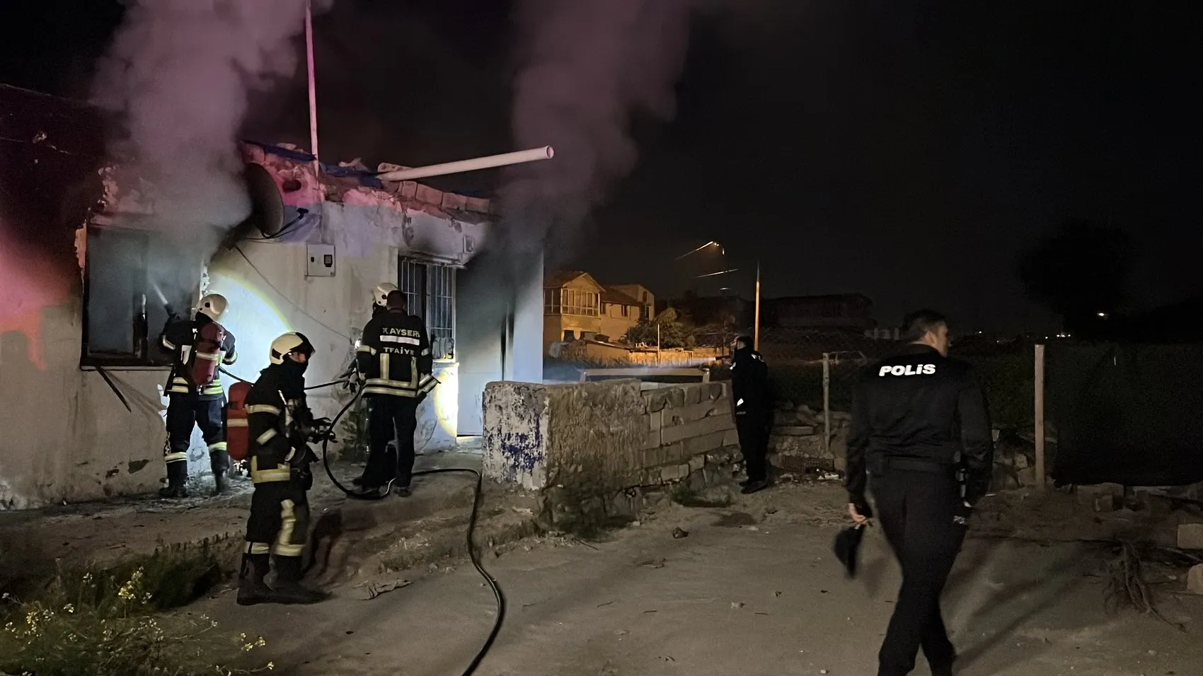 Kayseri'de gece yarısı korkutan yangın