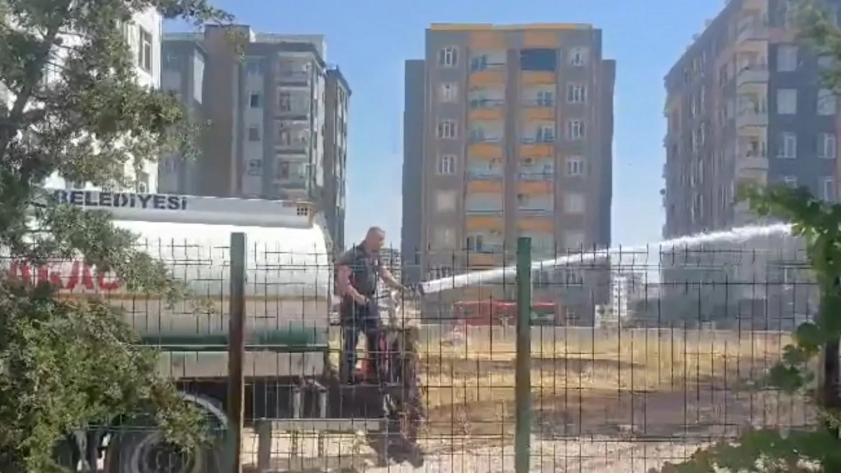 Şanlıurfa tarlalarında anız yangını alarmı