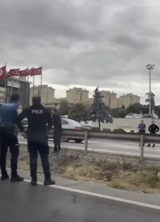 Büyükçekmece D-100 trafiğini bıçaklı eylem kilitledi