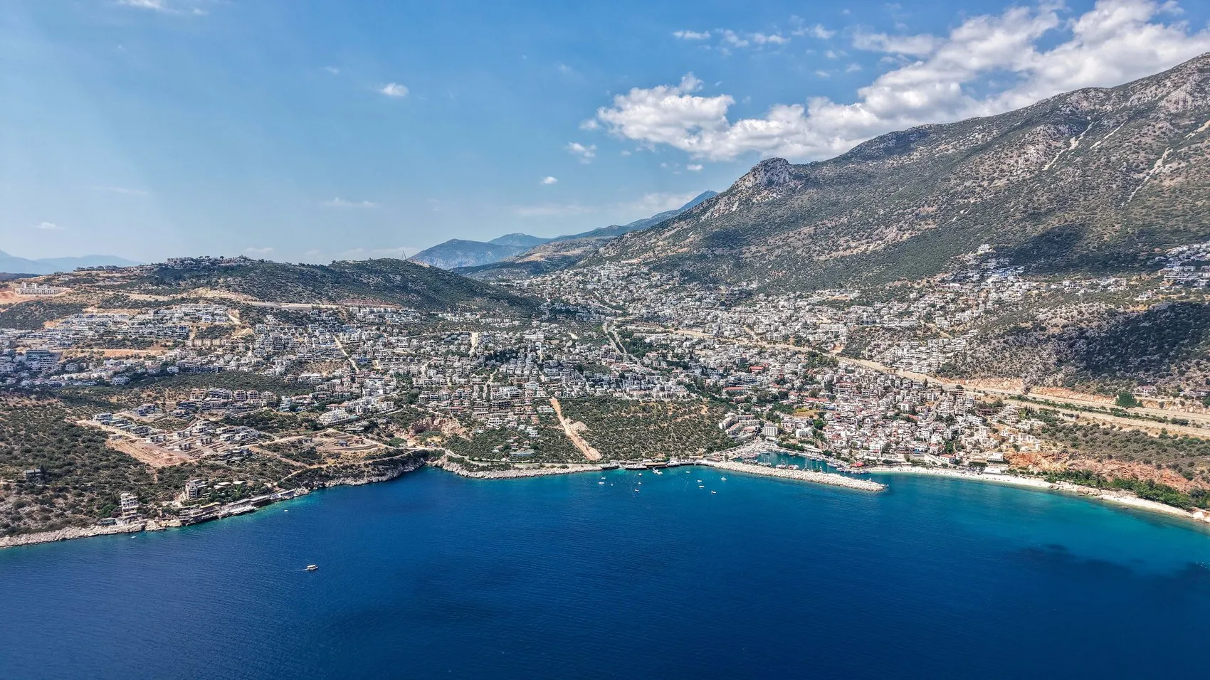 Kaş ve Kalkan villalarında yaz yoğunluğu başlıyor