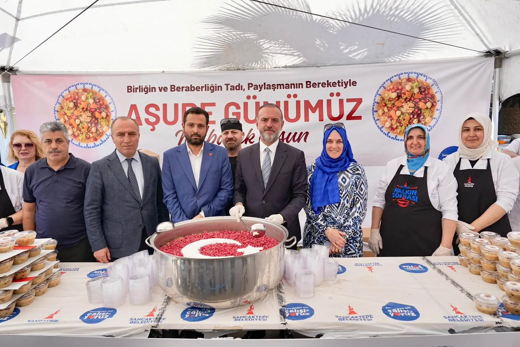 Sancaktepe’de 20 bin kişilik aşure bereketi