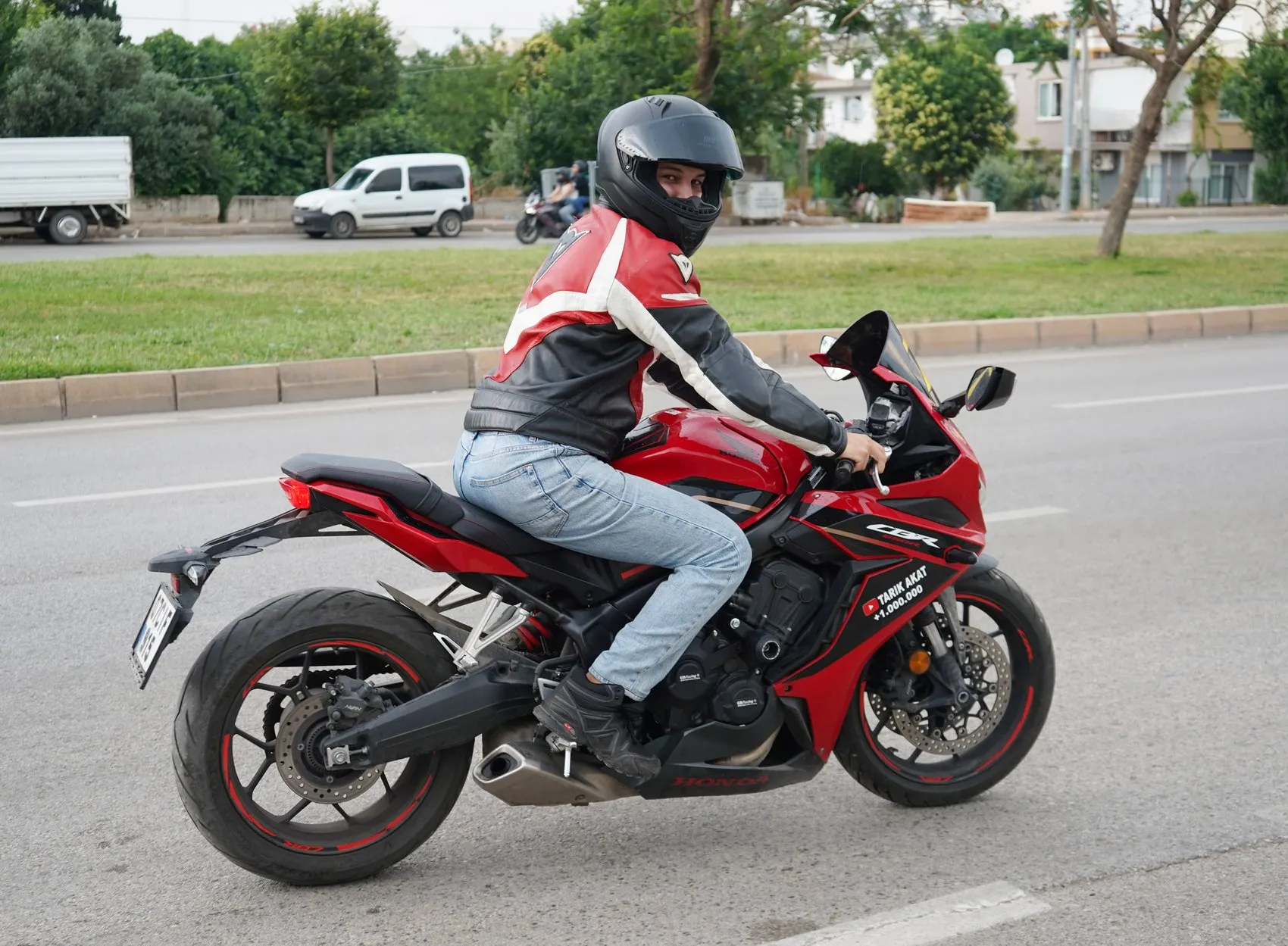 Kaza sonrası imkansızı başardı Tarık yeniden motosiklet üzerinde