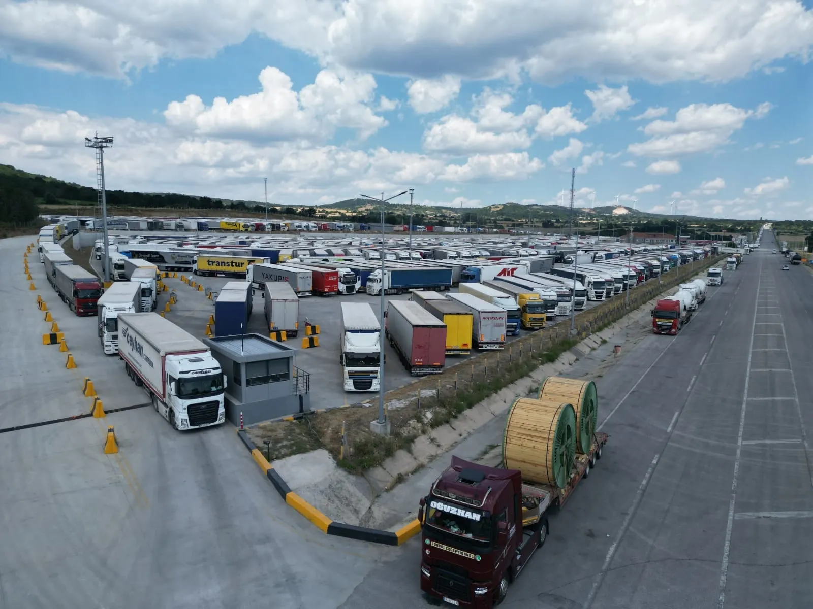 Hamzabeyli’de 20 kilometrelik TIR çilesi sürücüleri isyan ettirdi