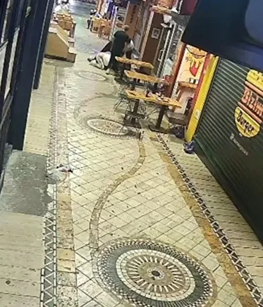 İzmit'te gece yürüyüşüne çıkan mühendise sokak ortasında vahşi saldırı