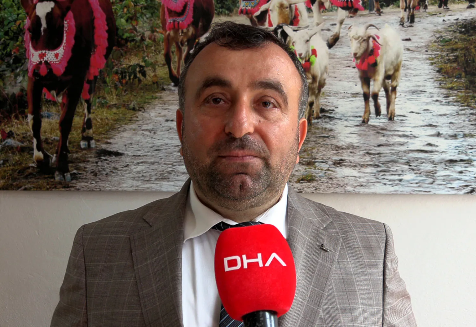 Trabzon’da podyuma çıkan kadınlar Karadeniz’in eski günlerini yaşattı