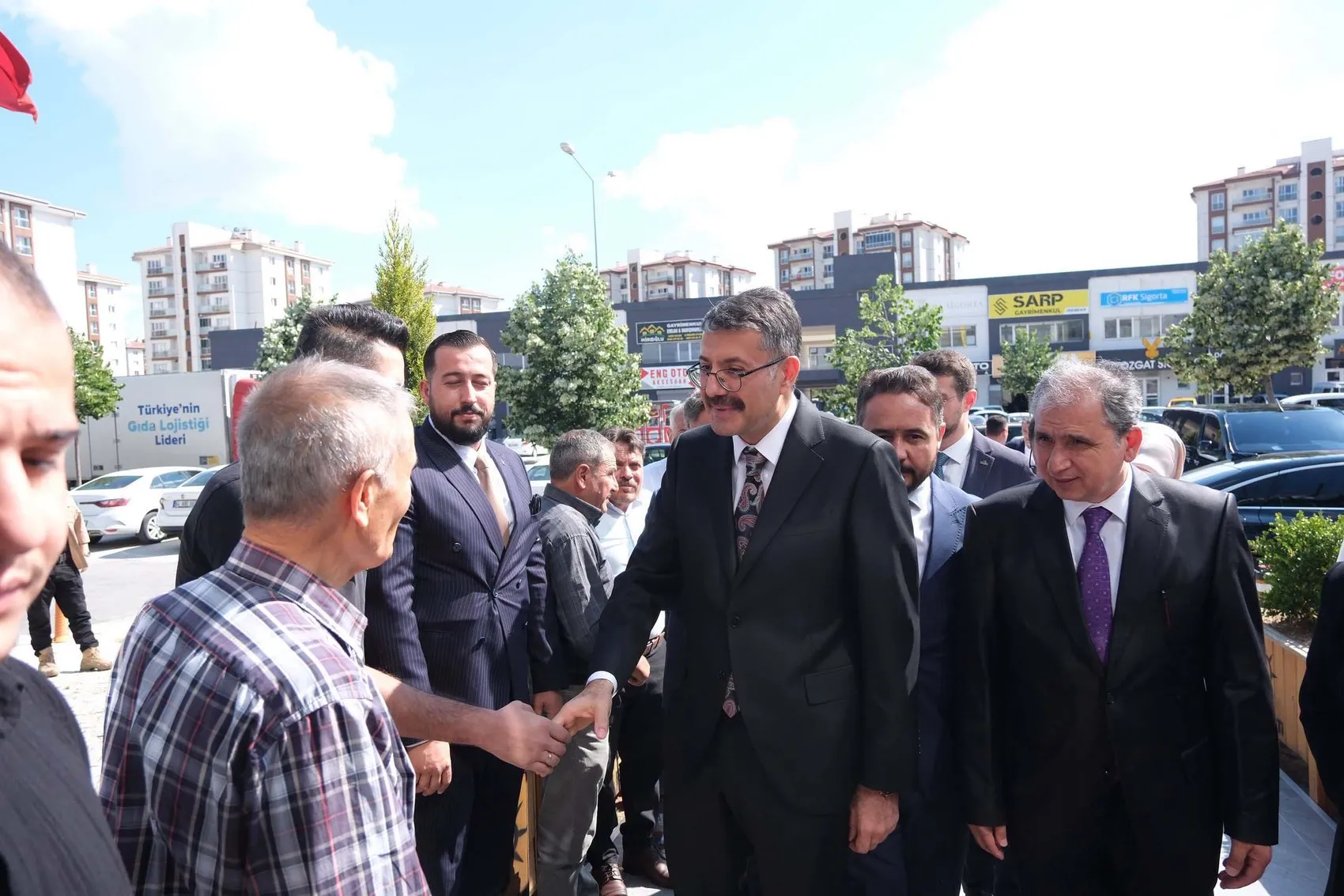 Bakan Yardımcısı Ali Çelik temaslarda bulunmak üzere Uşak’a gitti
