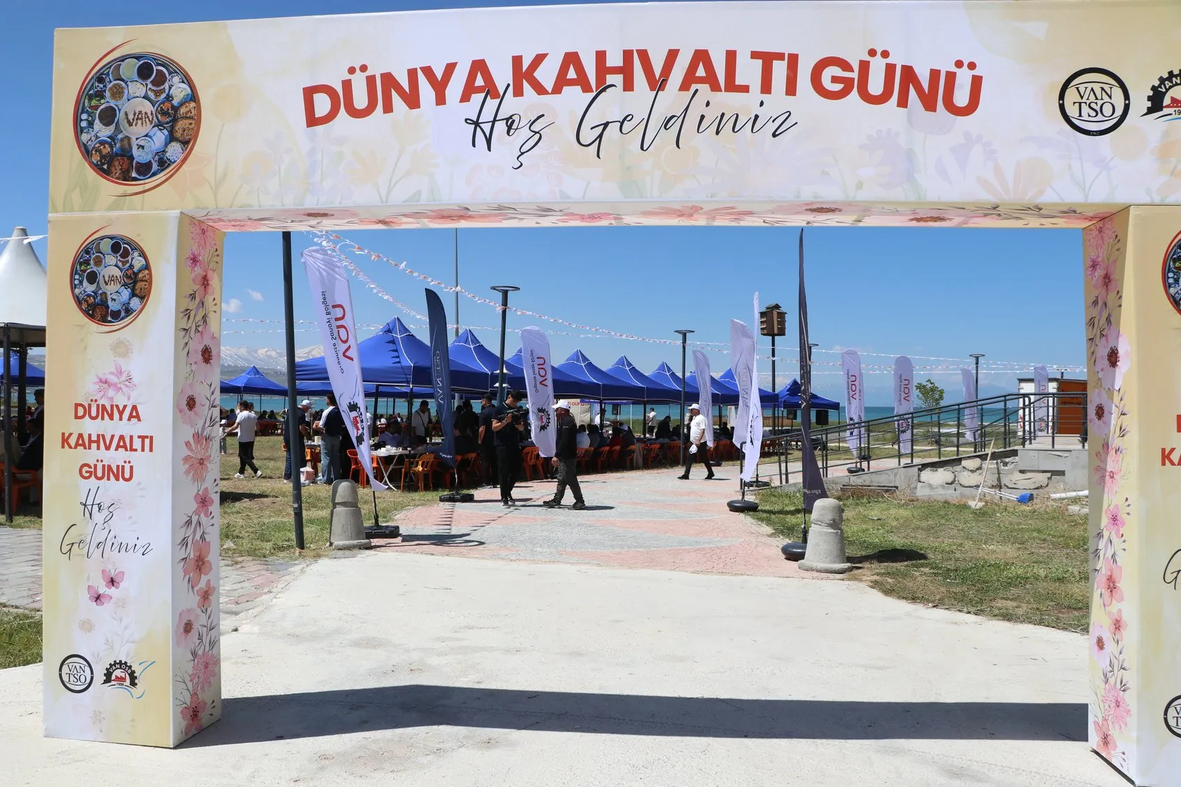 Van Gölü kıyısında binlerce yıllık kahvaltı mirası buluştu