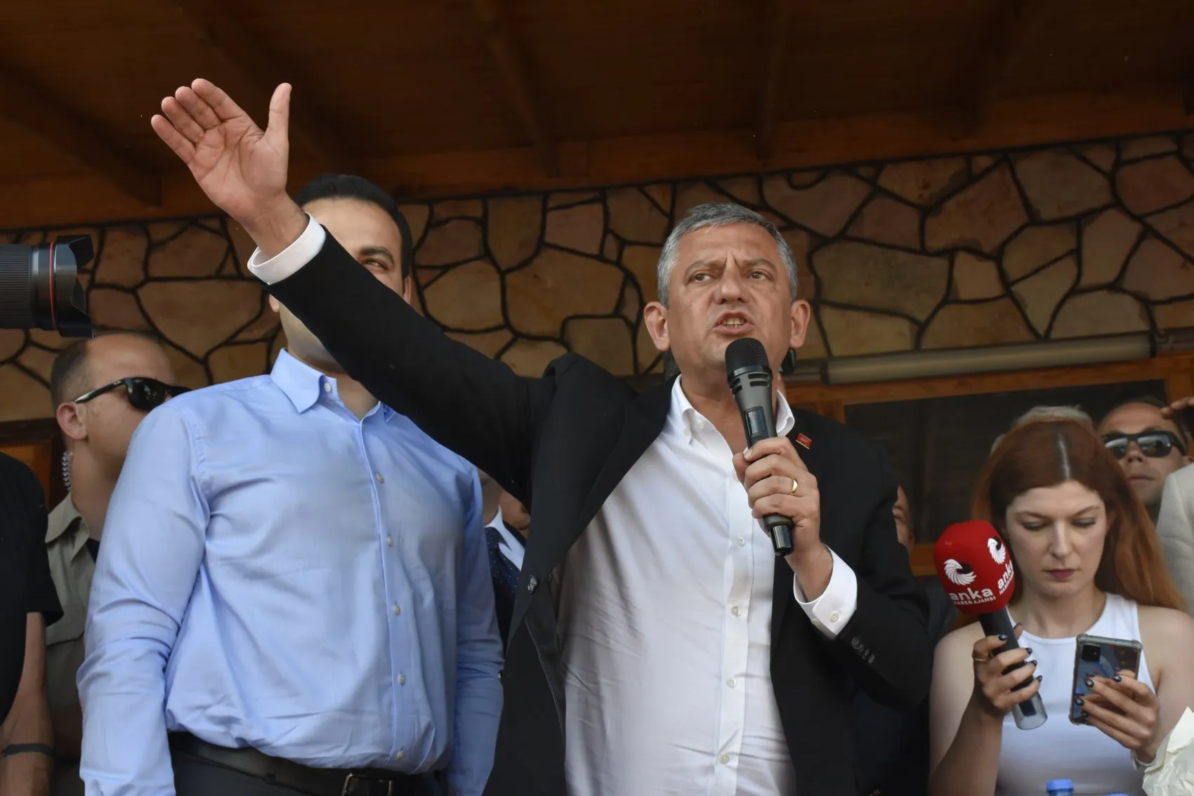 Özgür Özel'den teşkilata sandık çağrısı