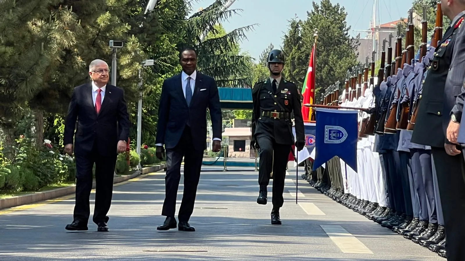 Ankara'da Kamerun ile savunma iş birliği trafiği