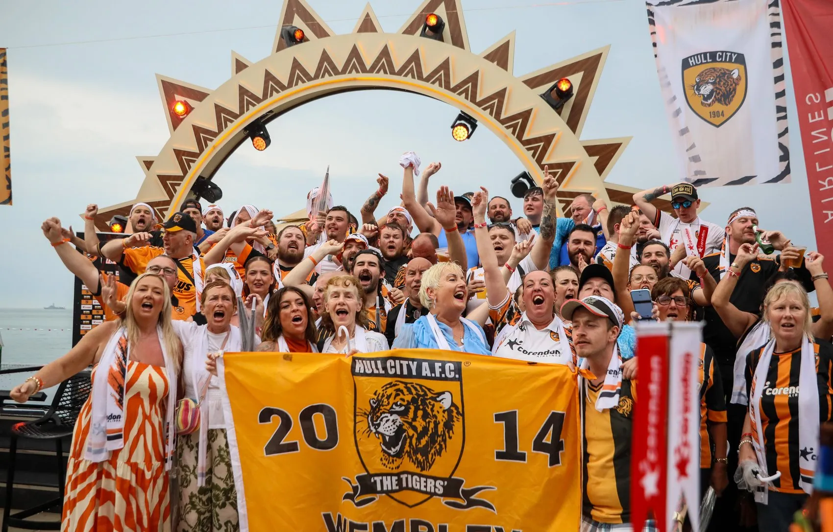 Acun Ilıcalı Hull City taraftarlarını Antalya’da ağırladı