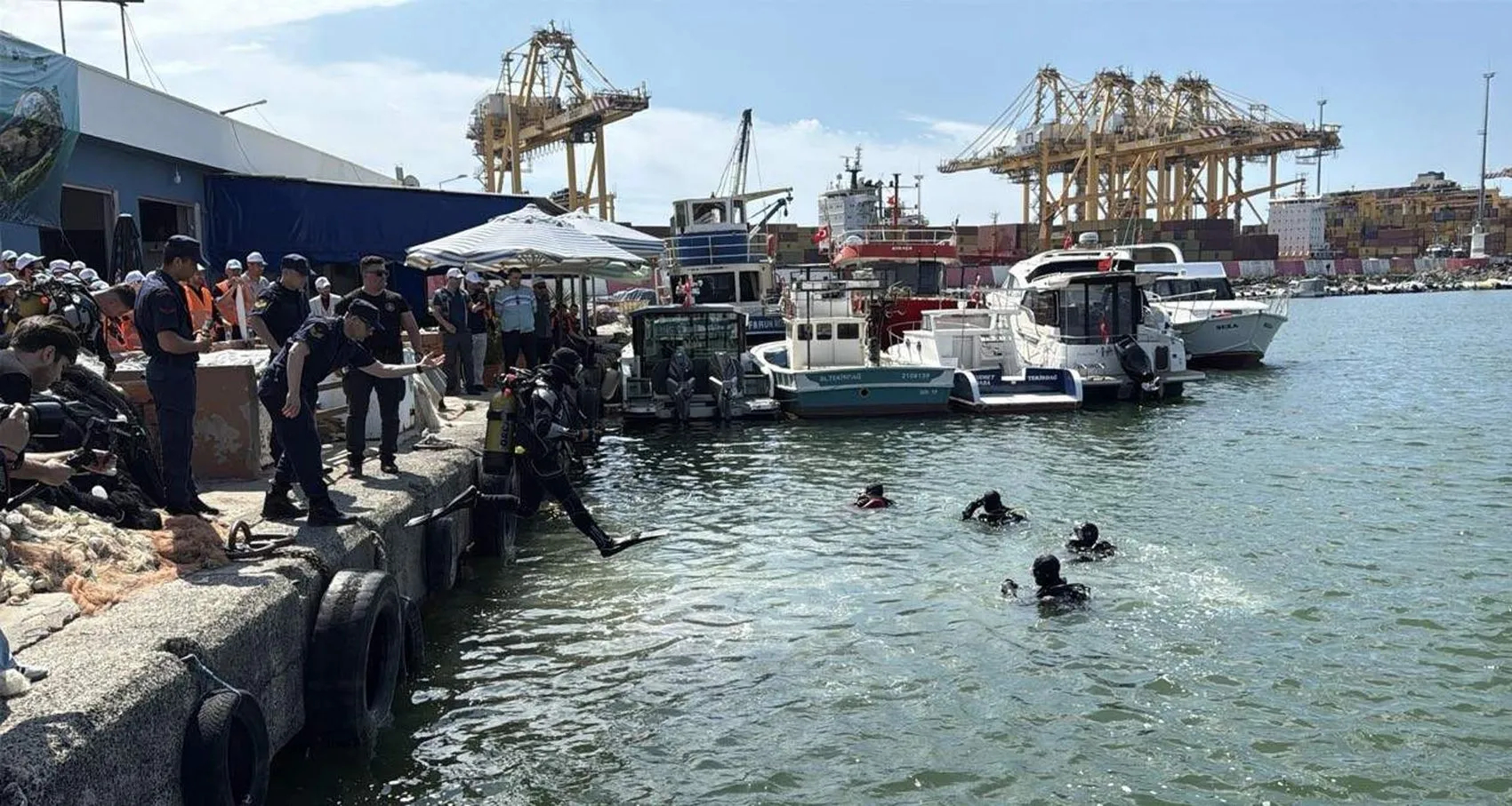 Tekirdağ denizinde temizlik operasyonu Çöpler sergilenince gerçek ortaya çıktı
