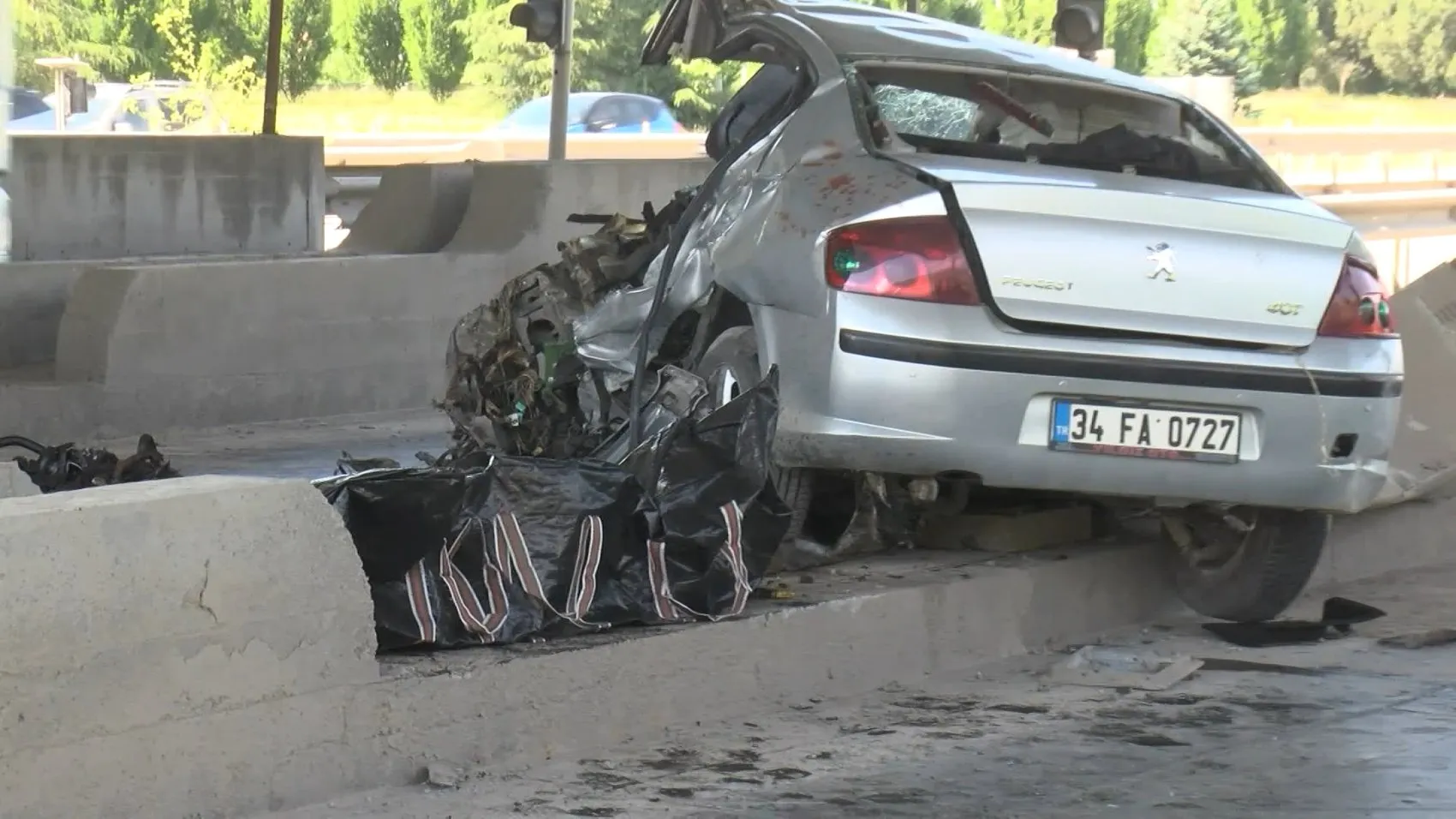 Tuzla’da gişelerde feci kaza 29 yaşındaki sürücü hayatını kaybetti
