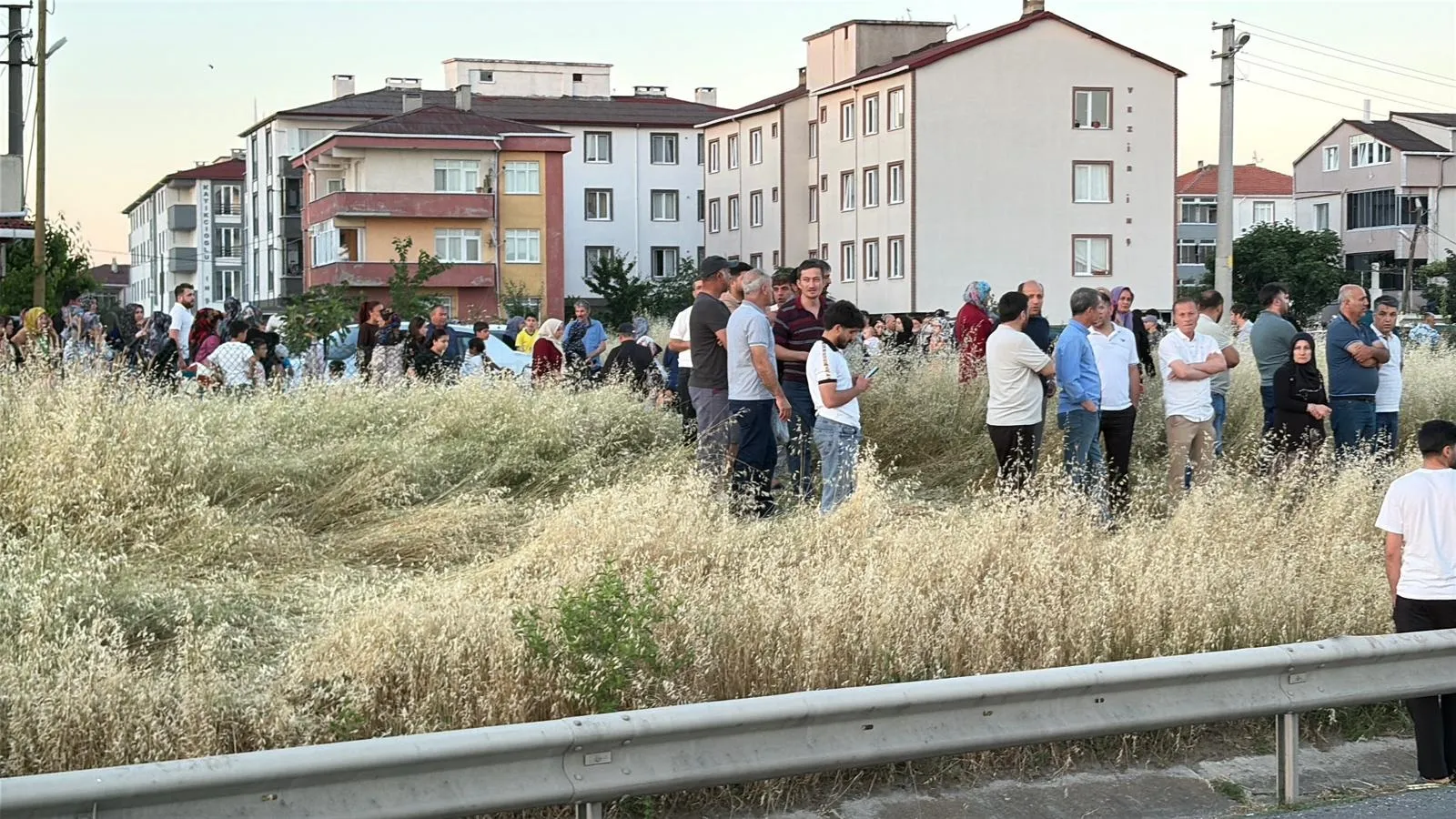 Çorlu yolunda 15 yaşındaki Rabia otomobilin çarpması sonucu hayatını kaybetti