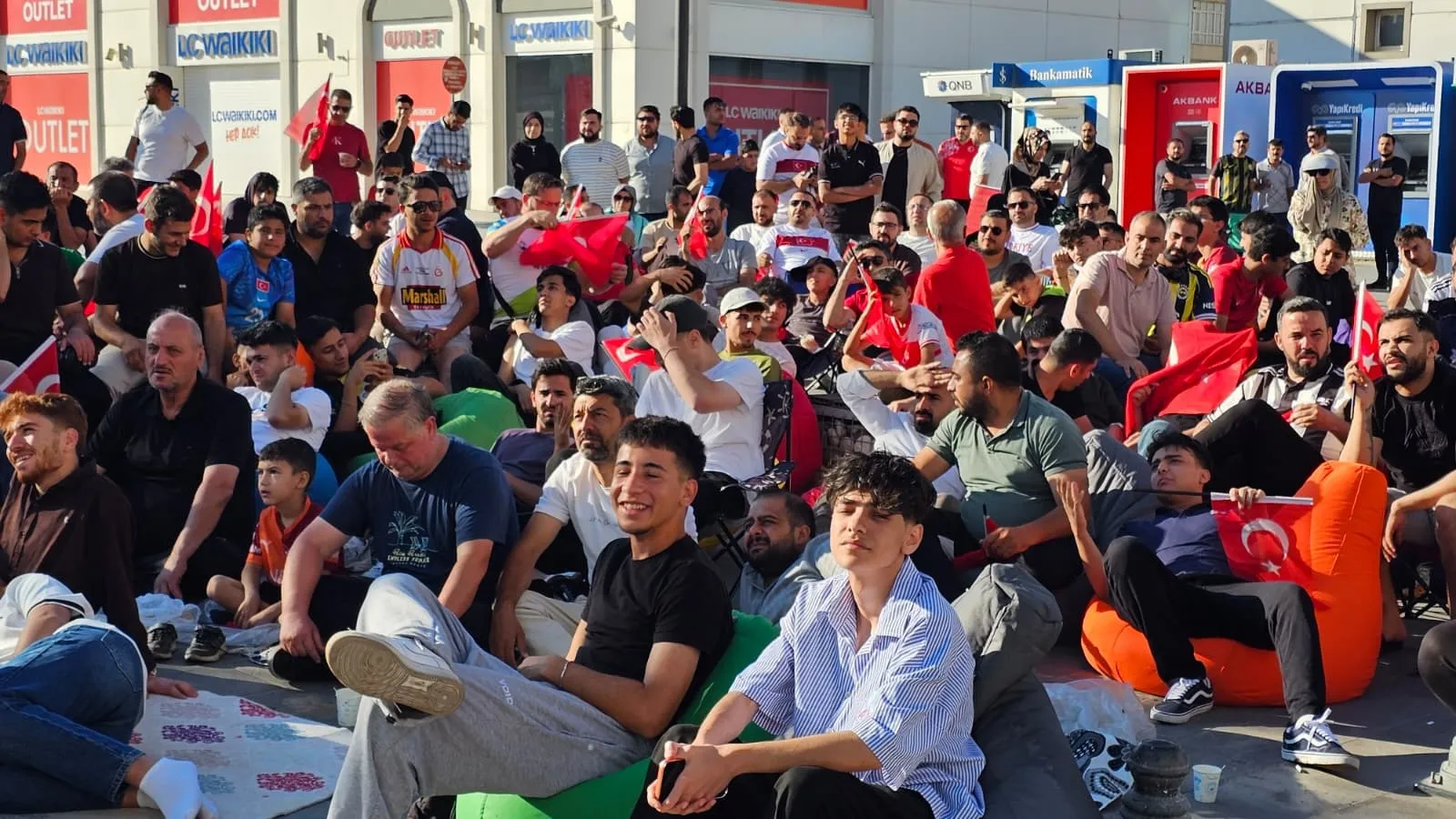 Şanlıurfa milli maç heyecanıyla tek yürek oldu