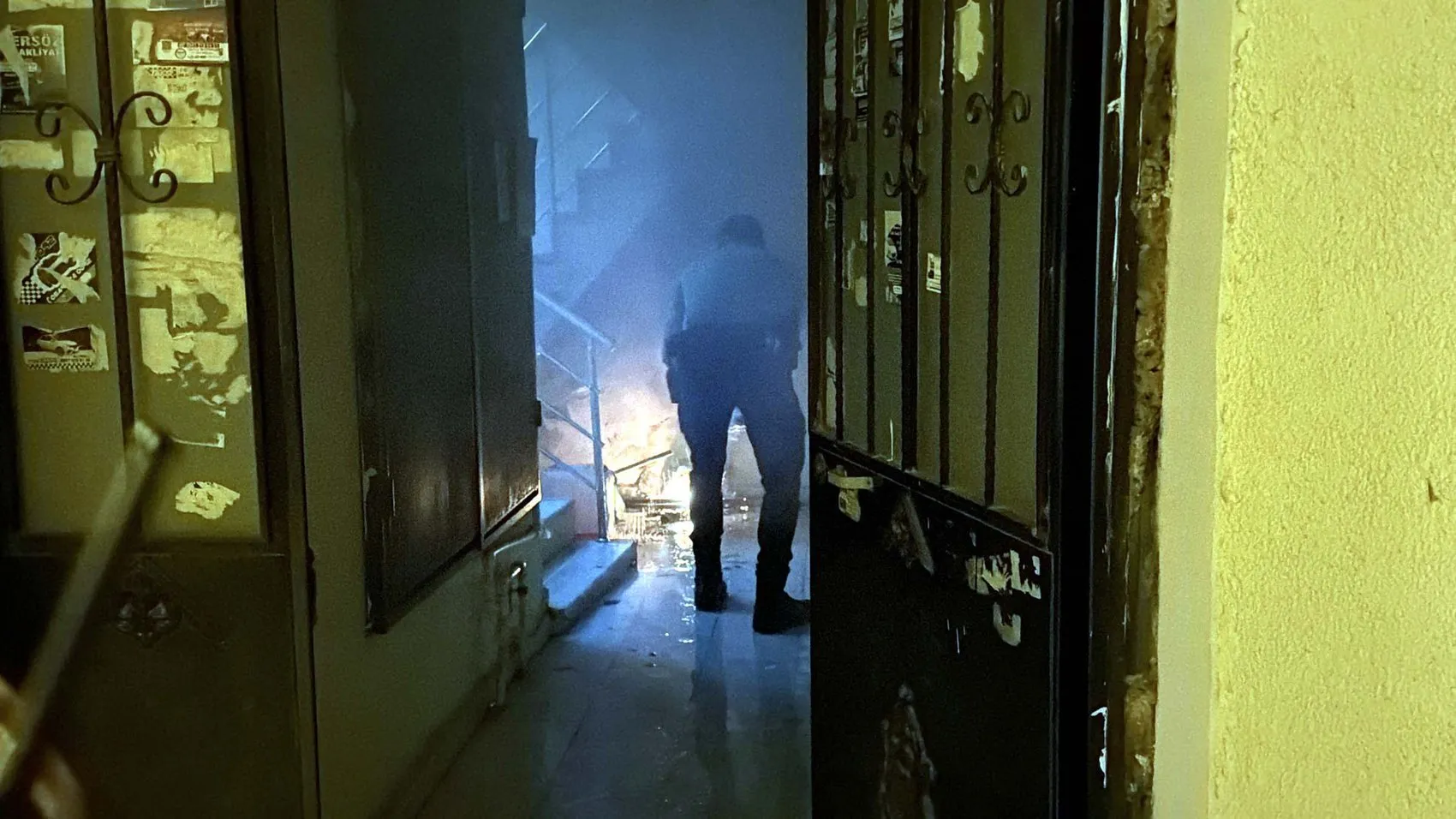 Kütahya’da gece devriyesindeki polis apartman faciasını önledi
