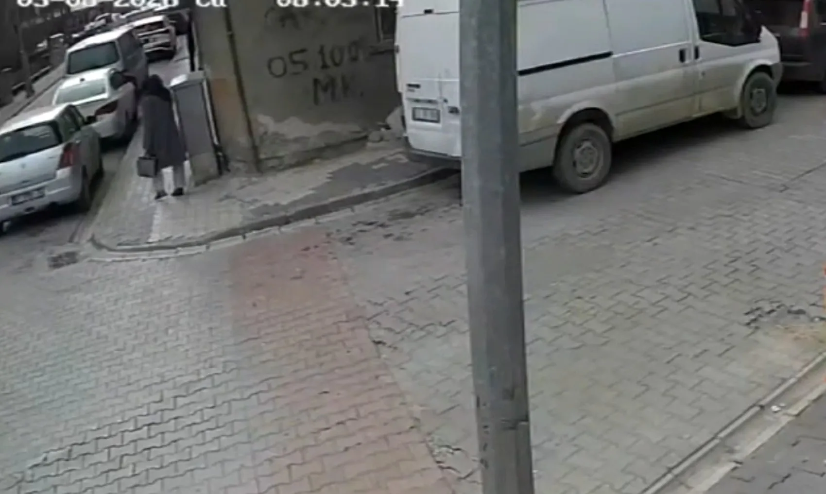 Telefonda kendisini polis tanıtan dolandırıcılar 7,5 milyon lirayı aldı