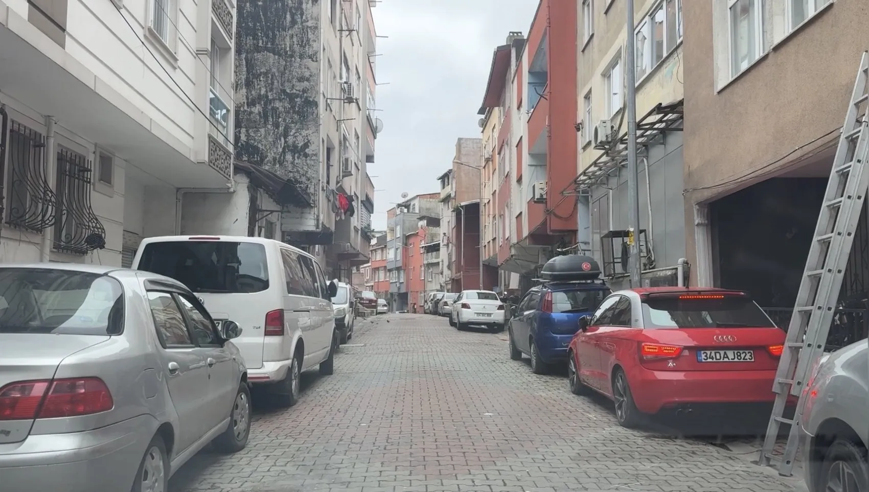 250 kilometre yol gidip 740 bin liralık altın çaldılar
