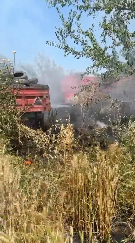 İnegöl’de tarlayı küle çeviren yangın korkuttu