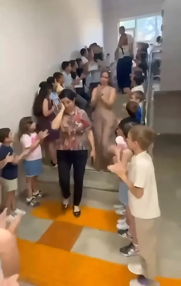 38 yıllık öğretmen Sevil Darısapı sınıfına veda etti
