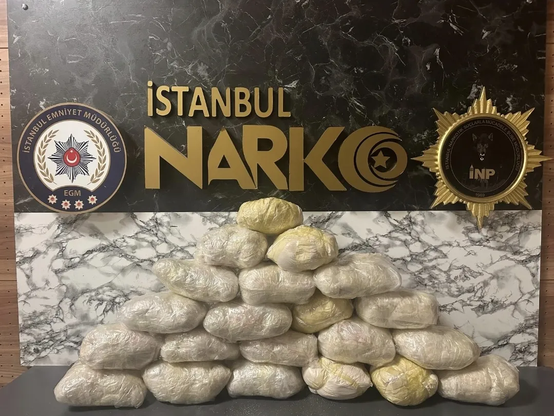 Beylikdüzü narkotik baskınında 21 kilo eroin yakalandı