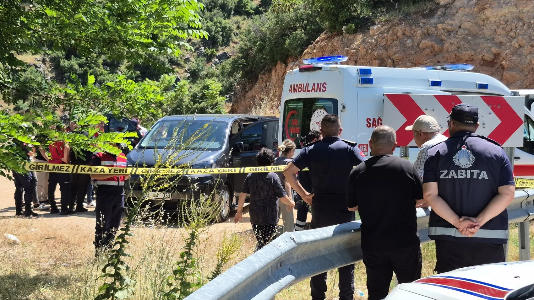 Isparta Eğirdir'de park halindeki araçta iki cansız beden bulundu