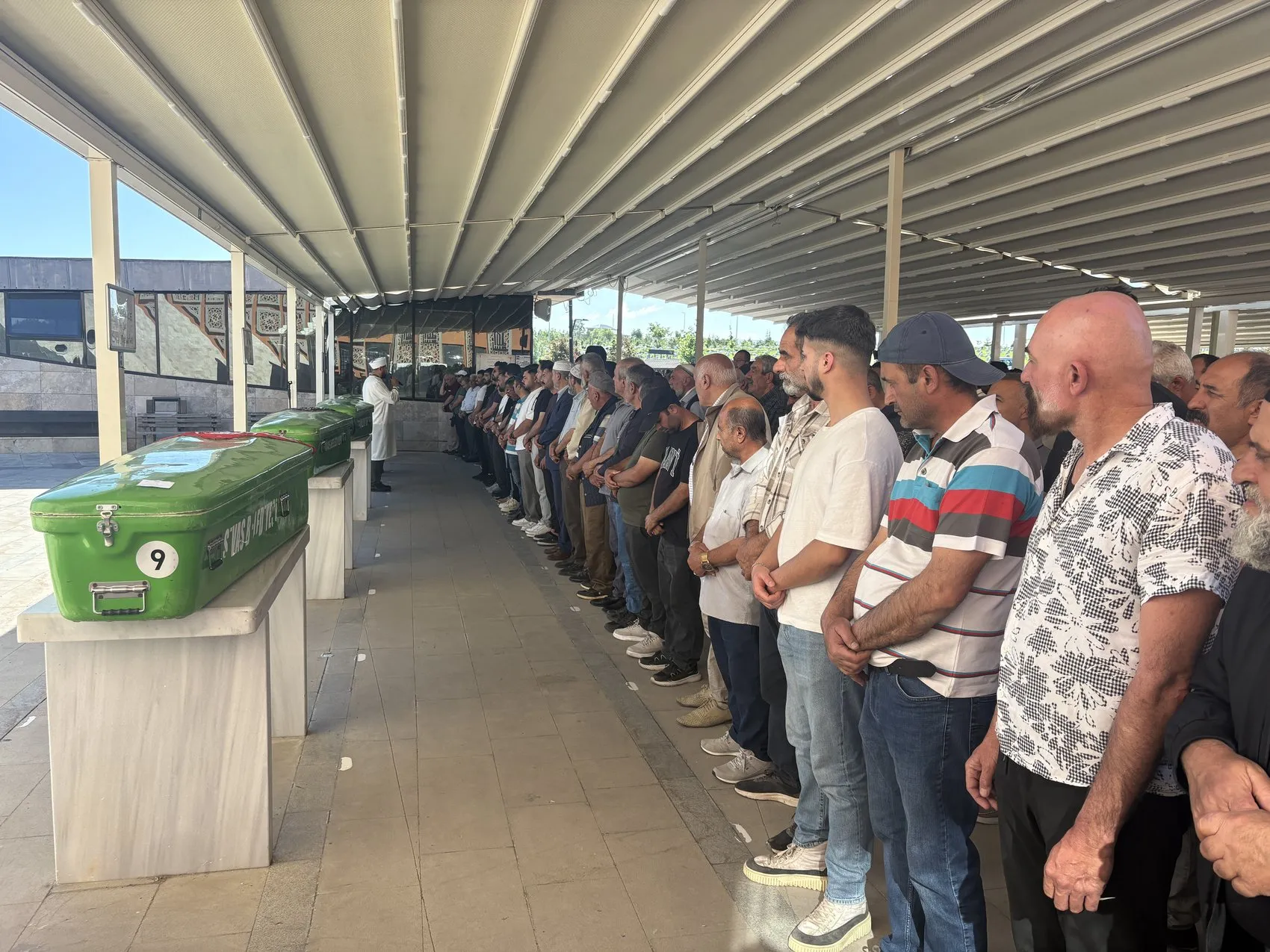 Sivas'ta acı tesadüf Babasının ölüm yıl dönümünde kazada can verdi