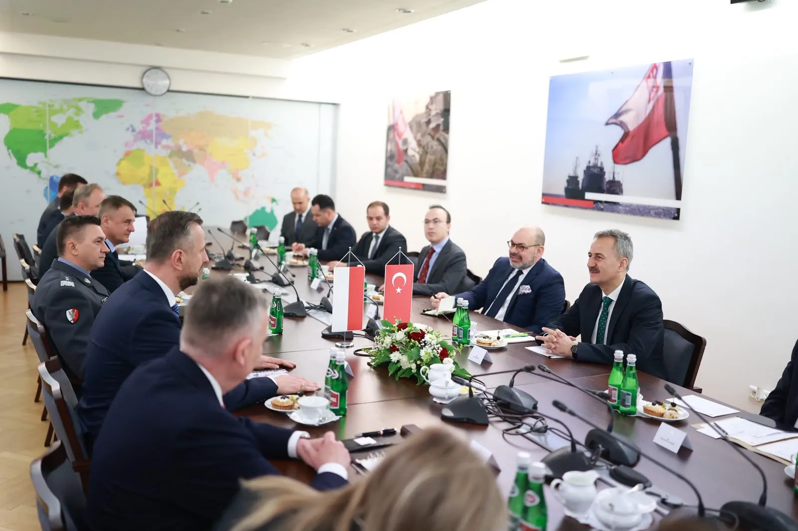 Türkiye ve Polonya savunma sanayinde yeni iş birliği kapısı aralıyor