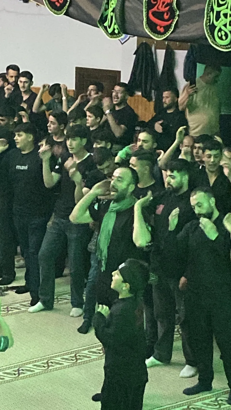 Kars’ta Kerbela yasını tutan binlerce kişi meydanlara indi