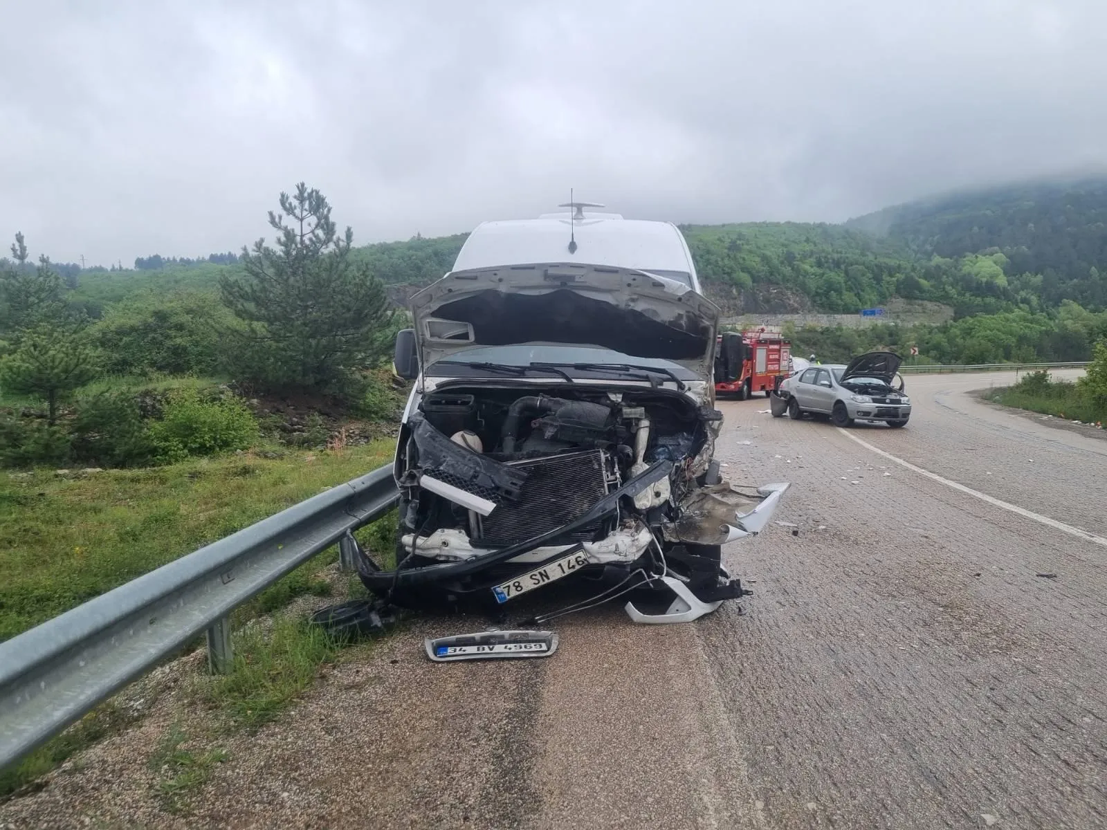 Safranbolu yolunda feci çarpışma kamerada
