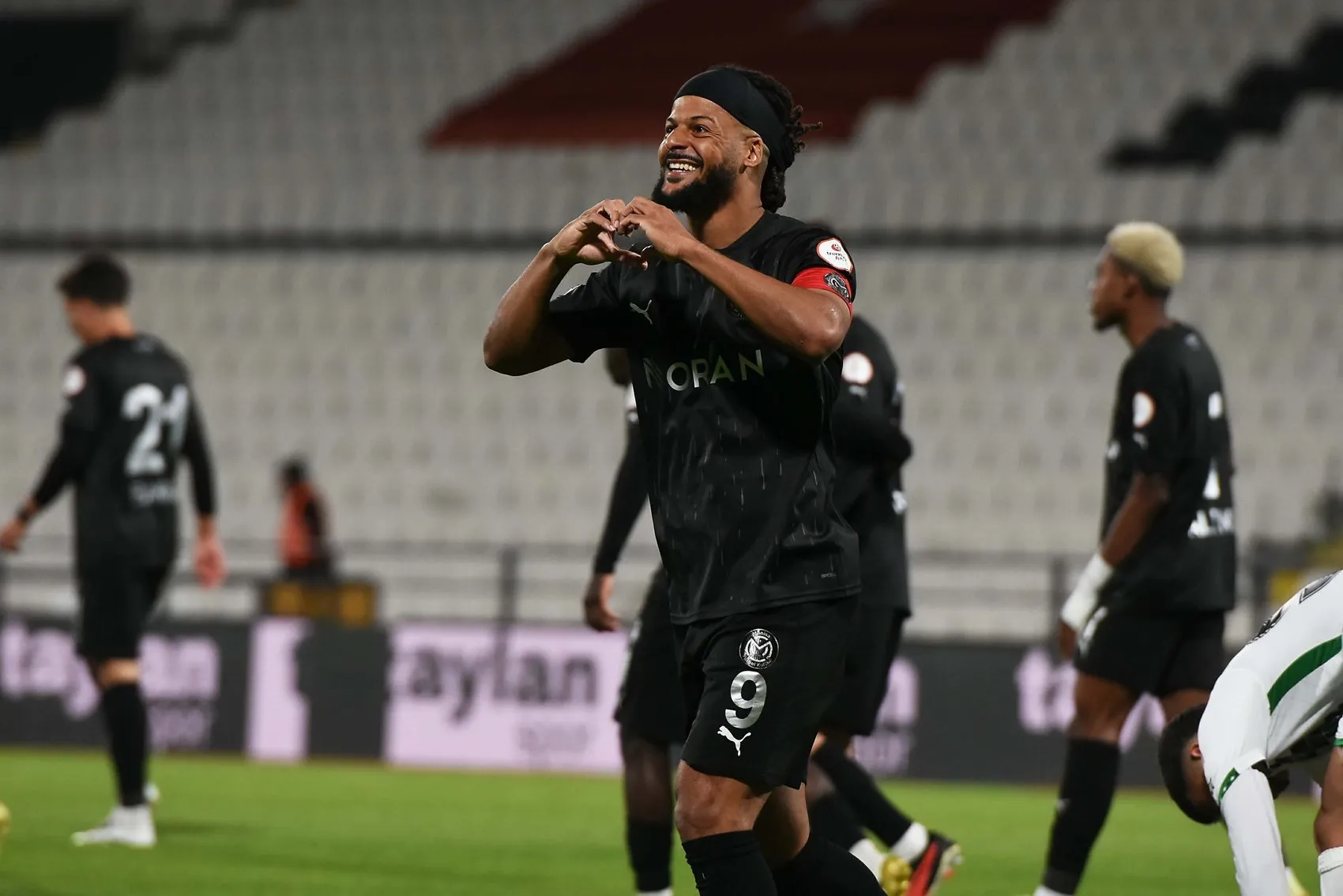 Manisa FK golcüsünü elinden kaçırabilir