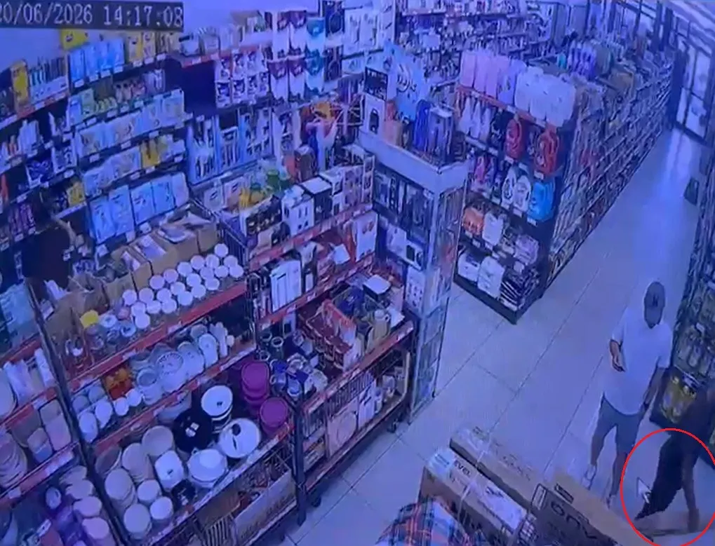 İznik’te marketten televizyon çaldı, halkın elinden kaçamadı