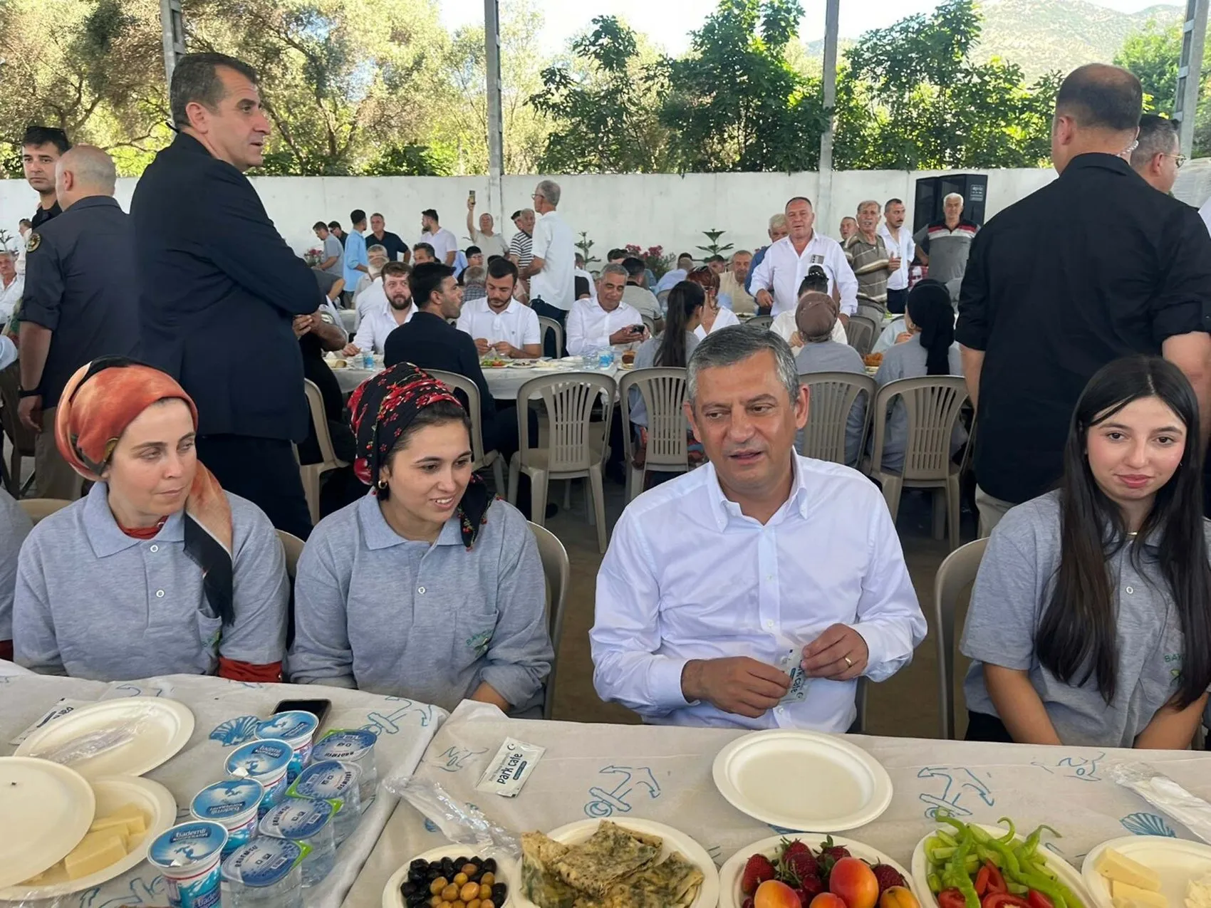 Özgür Özel'den yargı hamlesine sert Tatar Ramazan çıkışı