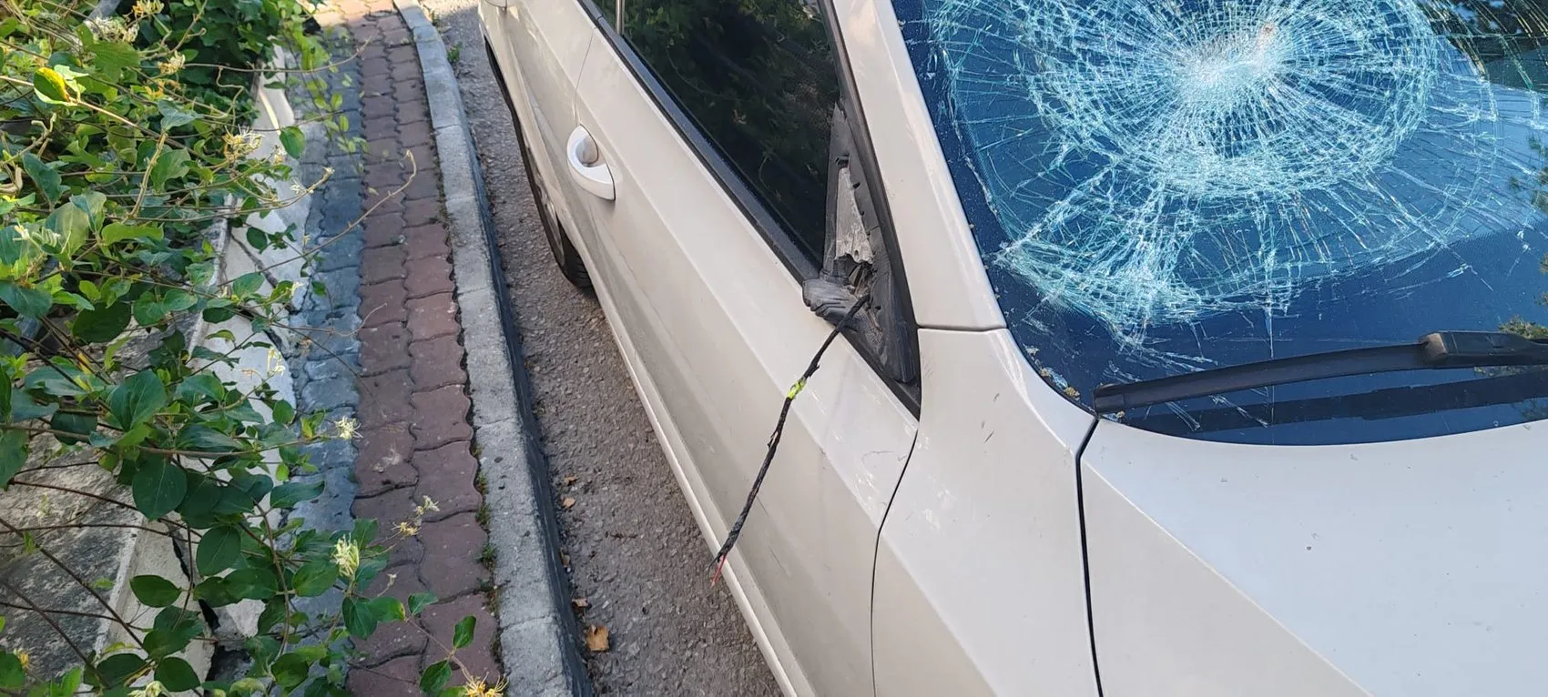 Konya'da gece yarısı öfkesi Komşusunun aracını tuğlayla parçaladı