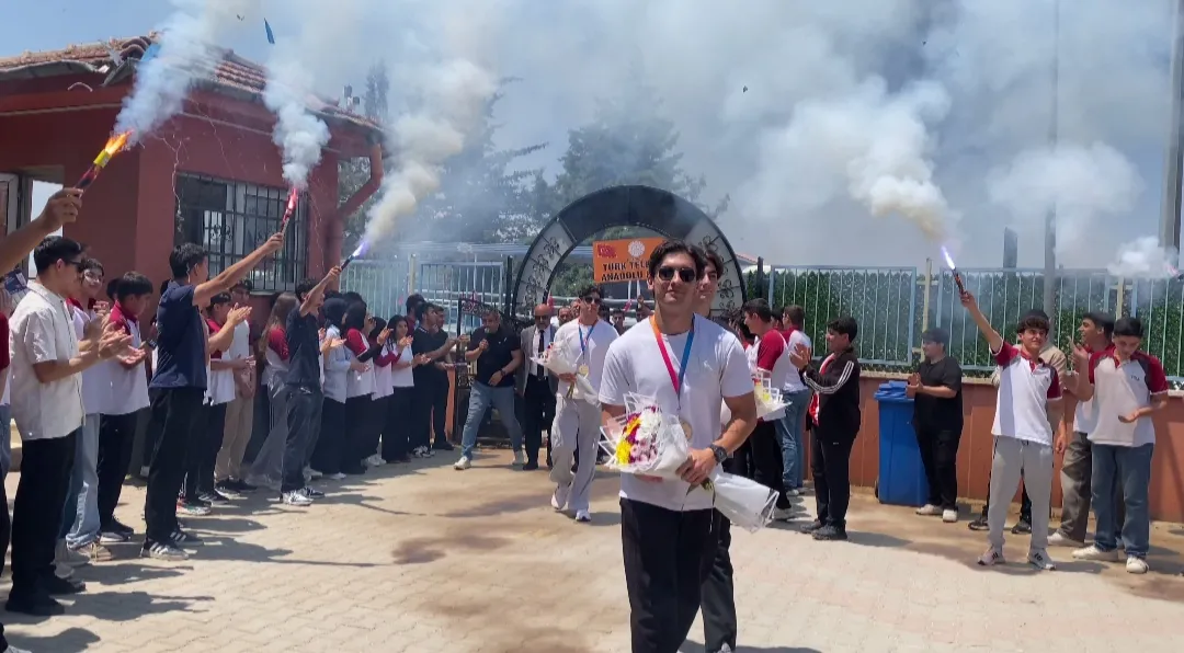 Batmanlı gençlerin yapay zeka projesi ABD'de dünya ikincisi oldu