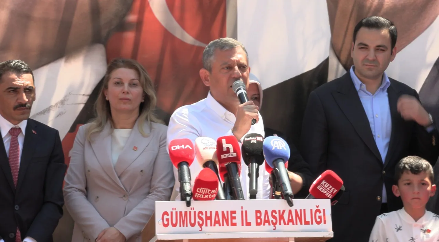Özgür Özel Gümüşhane yolcusu Pazar günü sandığa gidin