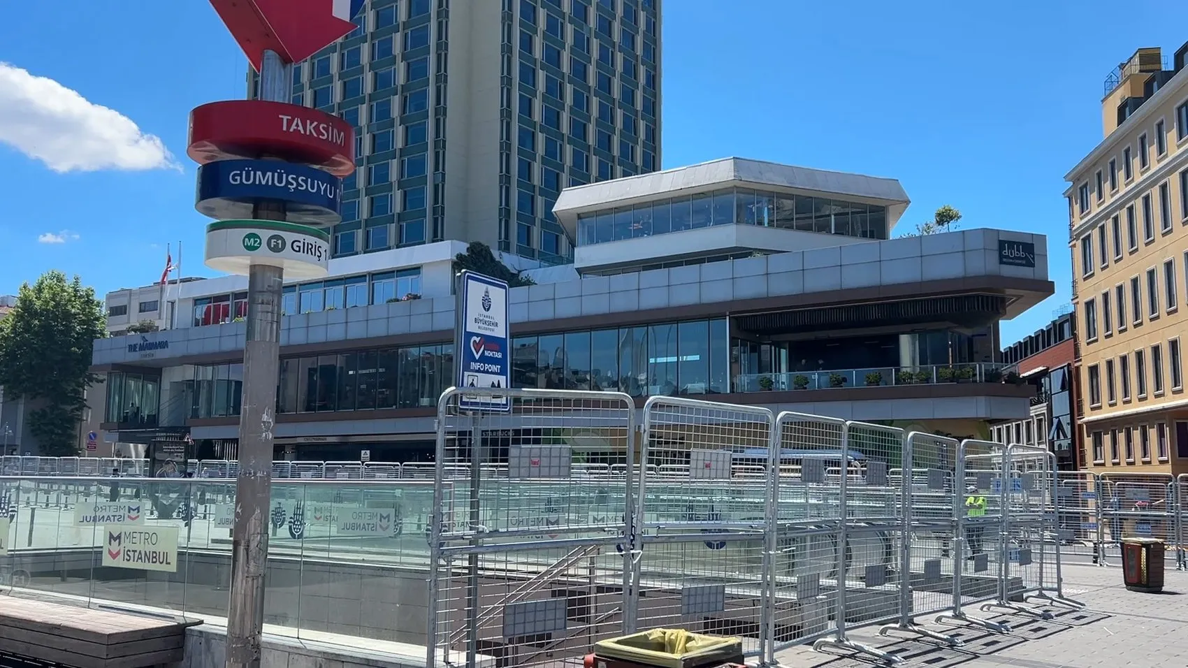 Taksim metrosunda ulaşım durduruldu