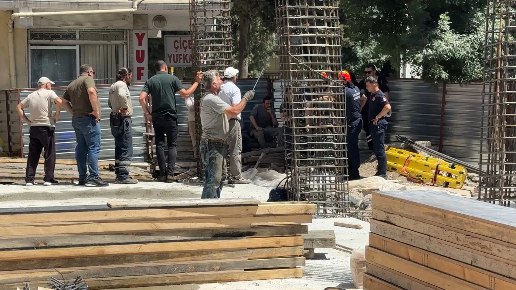 Avcılar'da inşaat faciası Bir işçi asansör boşluğuna çakıldı