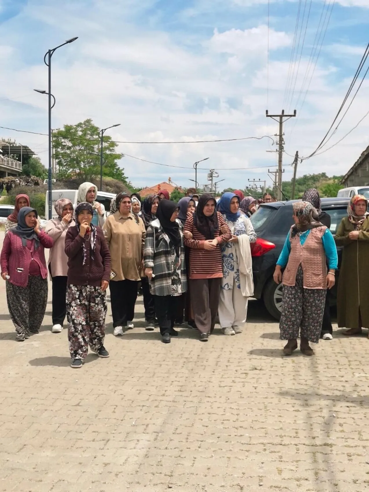 Manisa üniversite öğrencisi Zehra Kaçar'ı son yolculuğuna uğurladı
