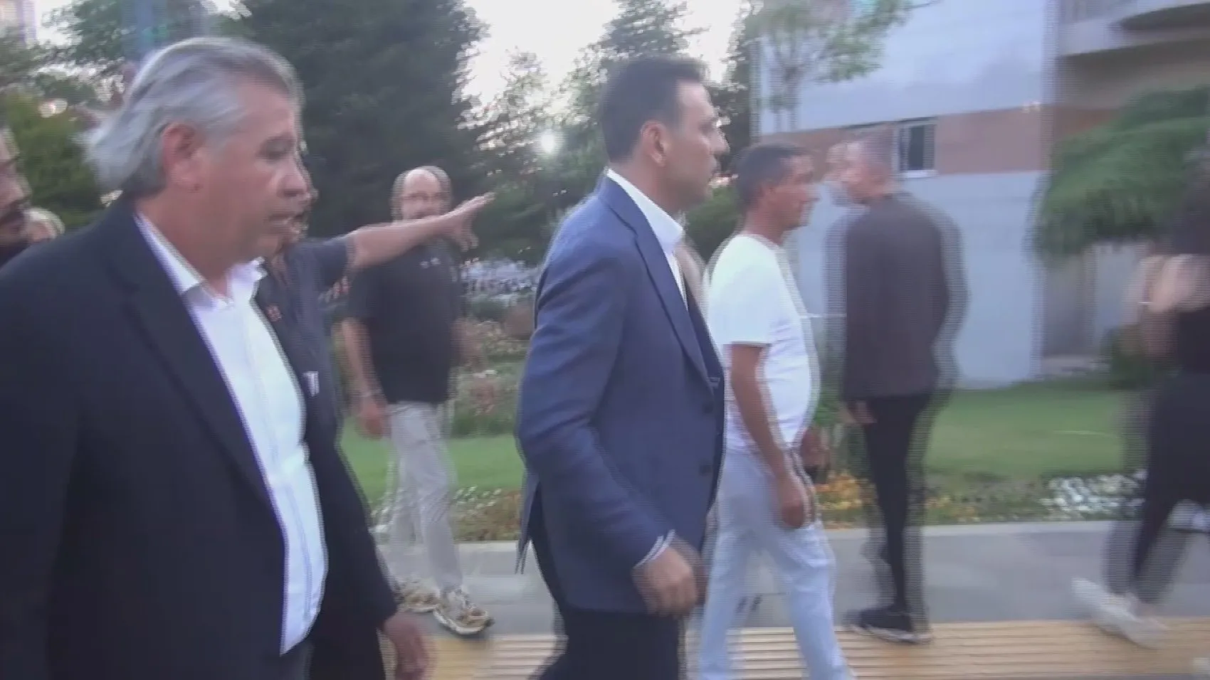 Silivri Belediyesi yolsuzluk soruşturmasında adliye önü karıştı