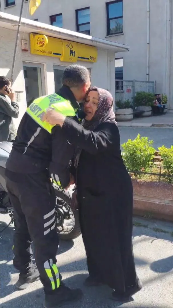 Sınav sabahı kimliğini unutan öğrenciyi zabıta kurtardı