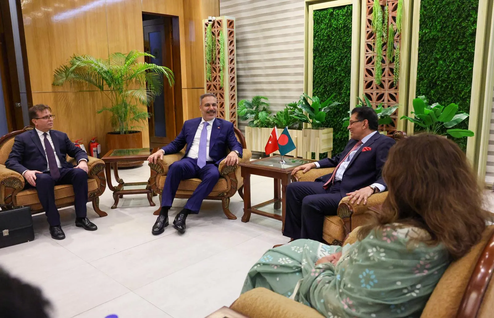 Dışişleri Bakanı Fidan Bangladeşli mevkidaşıyla görüştü