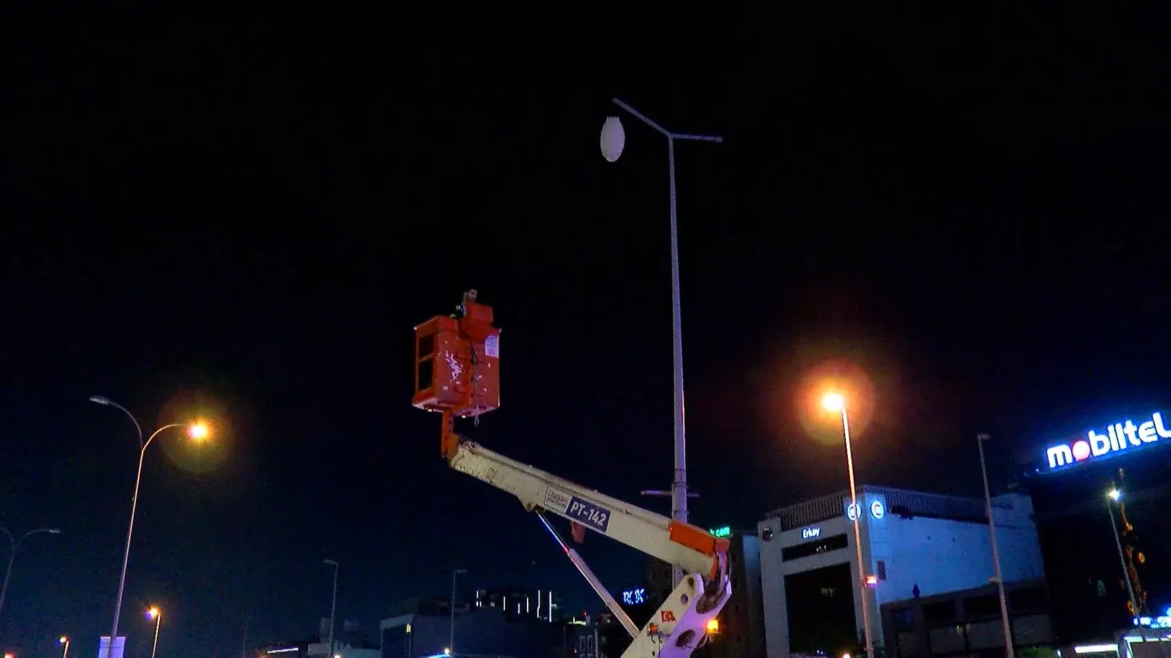 Bakırköy'de gece yarısı kaza İki kişi hayatını kaybetti