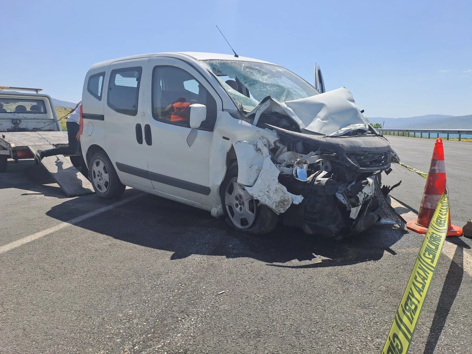 Van’da trafik kazası Askeri araca çarpan araç 1 can aldı