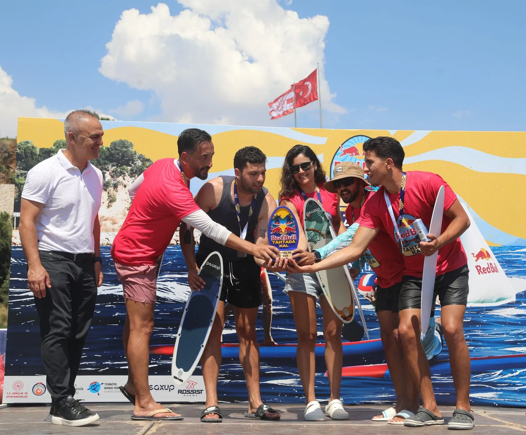 Antalya kıyılarında heyecan dolu SUP turnuvası