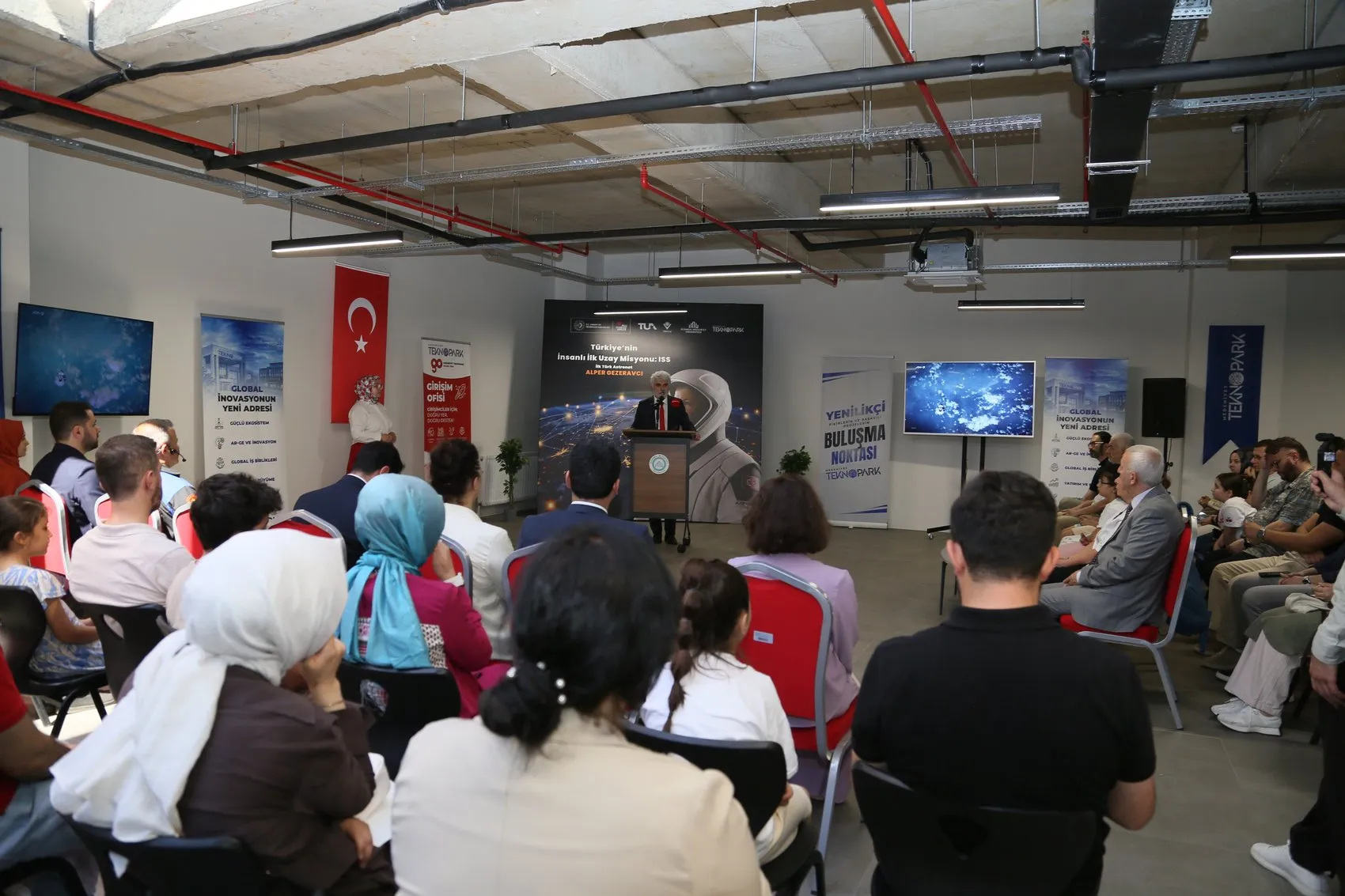 Alper Gezeravcı gençlere uzay vizyonunu anlattı