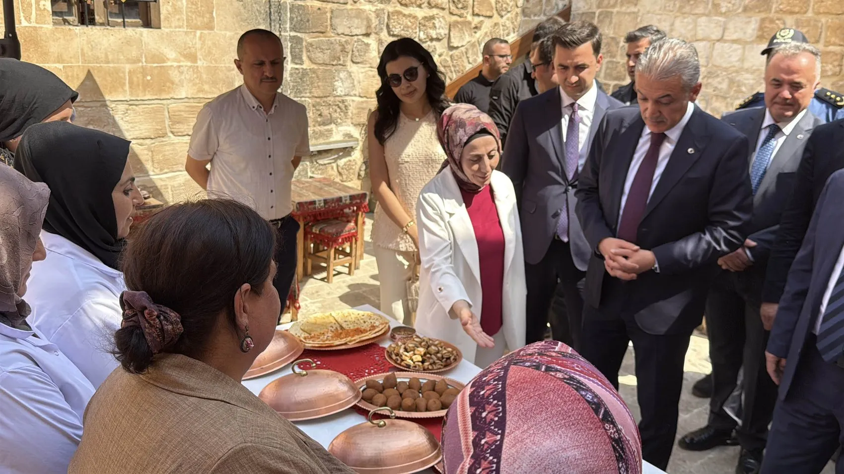 Midyatlı kadınlar tarihi konakta ekonomiye can veriyor