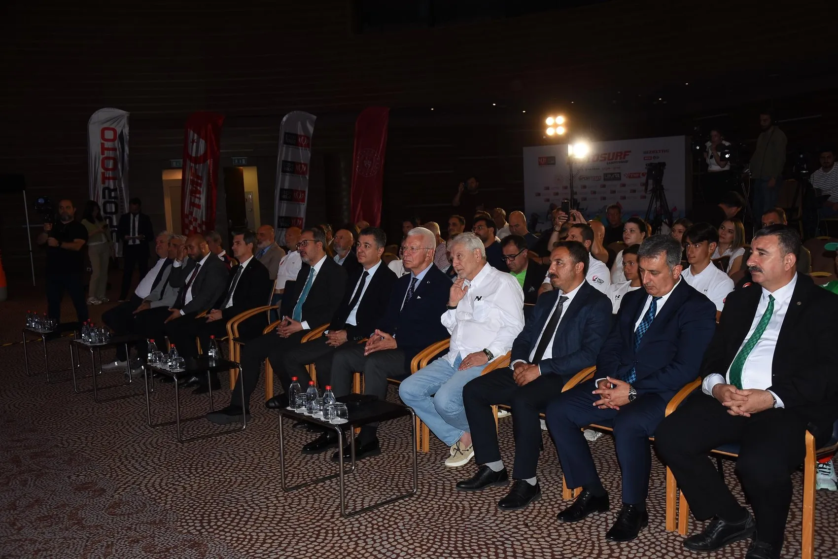 Çeşme 100 sporcuyla dev motosurf şampiyonasına hazırlanıyor