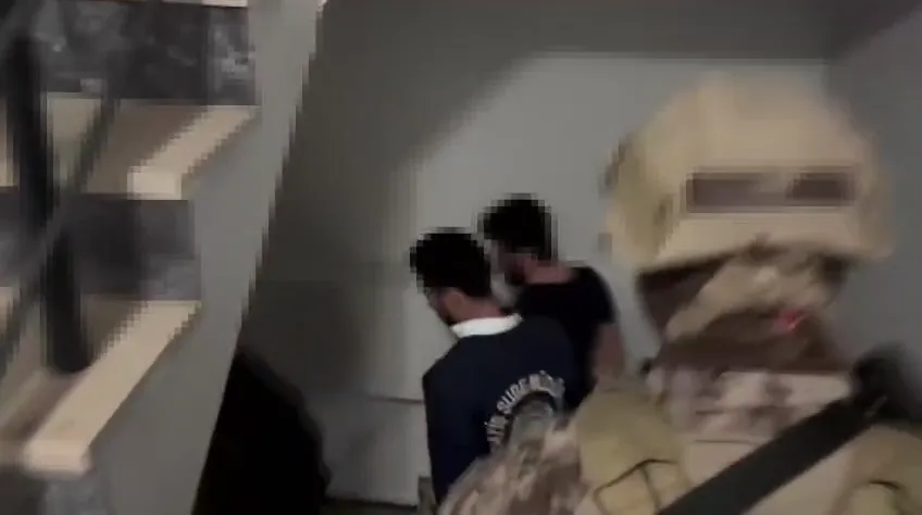 İzmit'te uzun süredir aranan hükümlü özel harekat baskınıyla yakalandı