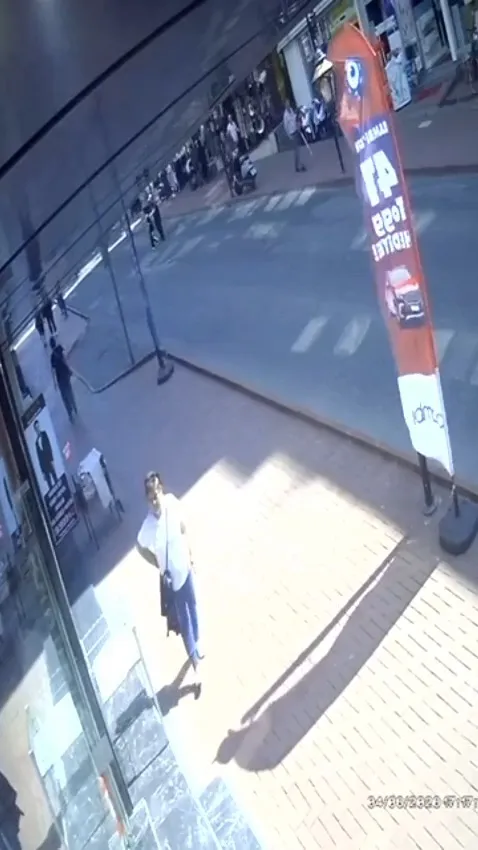 Zonguldak'ta dedesinin elini bırakan çocuk motosikletin altında kaldı